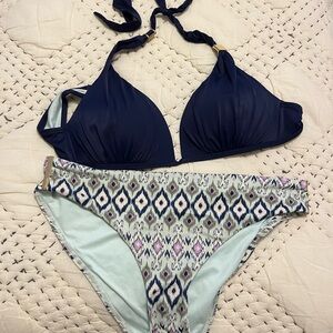 Victoria's Secret Navy and Geometric Bikini